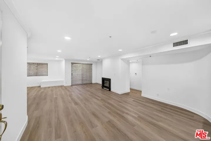 538 Glenwood Road 1, Glendale, California 91202