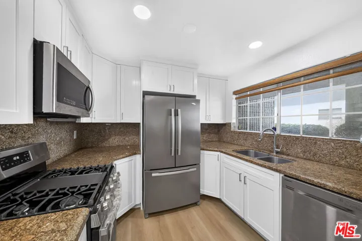 538 Glenwood Road 1, Glendale, California 91202