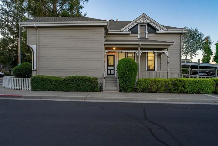 142 N Central Avenue, Campbell, California 95008