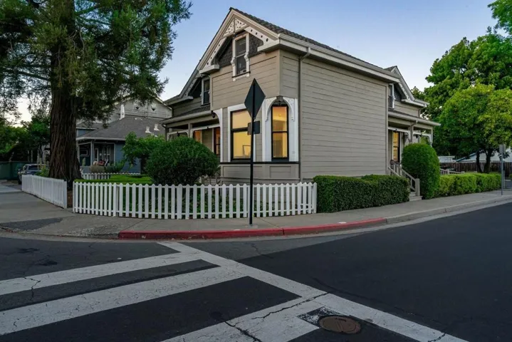 142 N Central Avenue, Campbell, California 95008