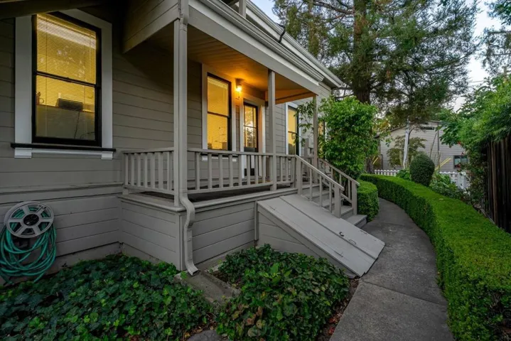 142 N Central Avenue, Campbell, California 95008