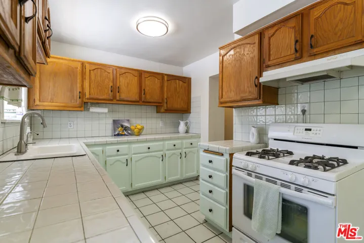 14142 Hortense Street, Los Angeles, California 91423
