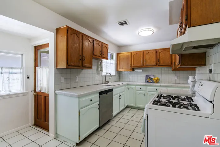 14142 Hortense Street, Los Angeles, California 91423