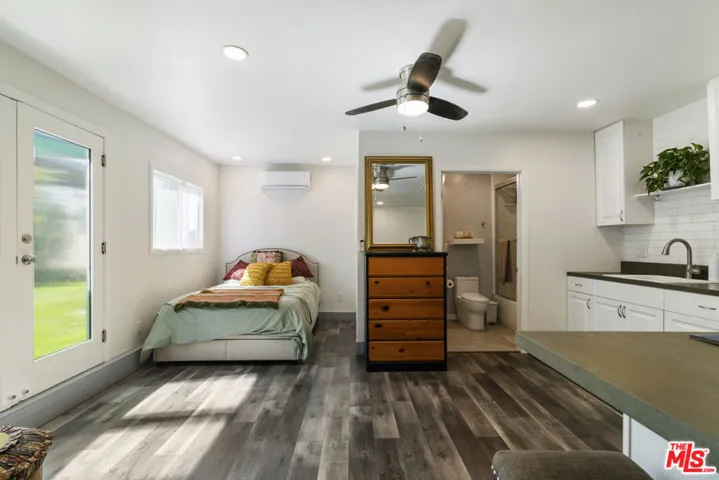 14142 Hortense Street, Los Angeles, California 91423