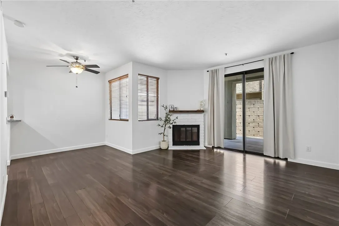 Living Room 17722 Sergio Cir, # 102 Huntington Beach, CA 92647