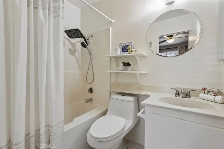 2nd Bedroom En Suite Bathroom.