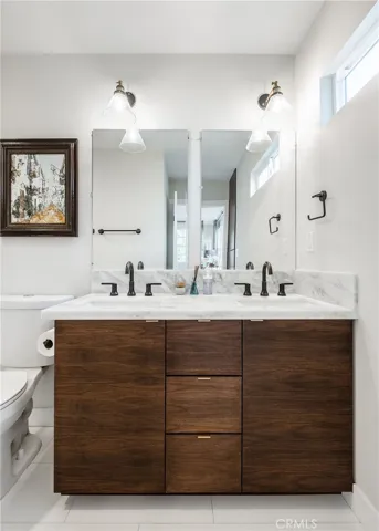 4039 Clayton Avenue, Los Angeles, California 90027