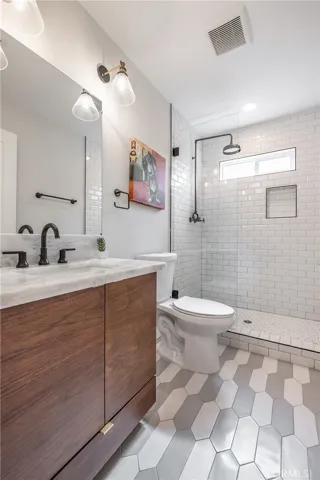 4039 Clayton Avenue, Los Angeles, California 90027