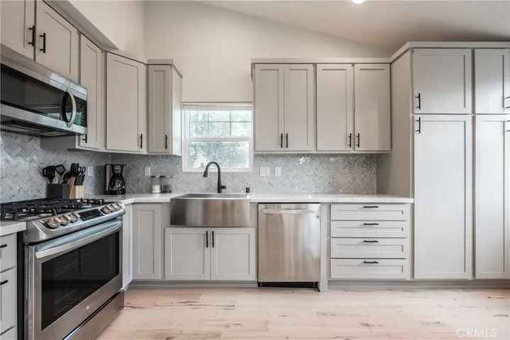 4039 Clayton Avenue, Los Angeles, California 90027