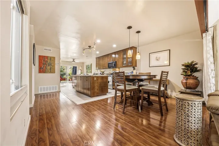 6975 Camino Amero, San Diego, California 92111
