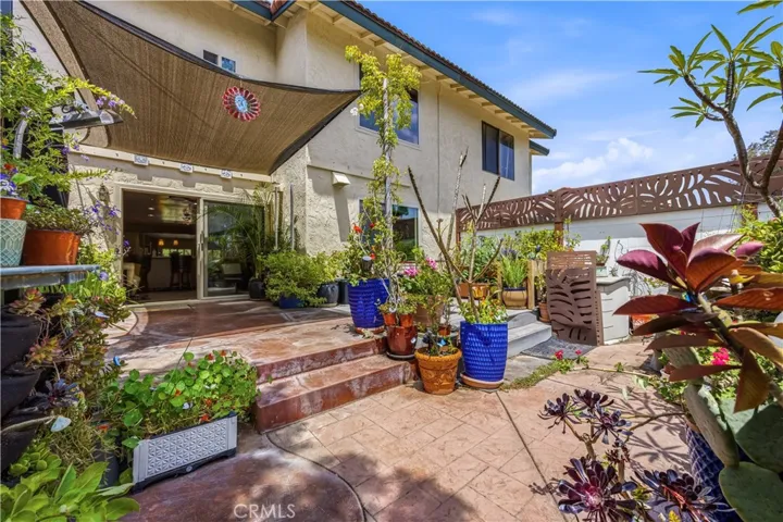 6975 Camino Amero, San Diego, California 92111