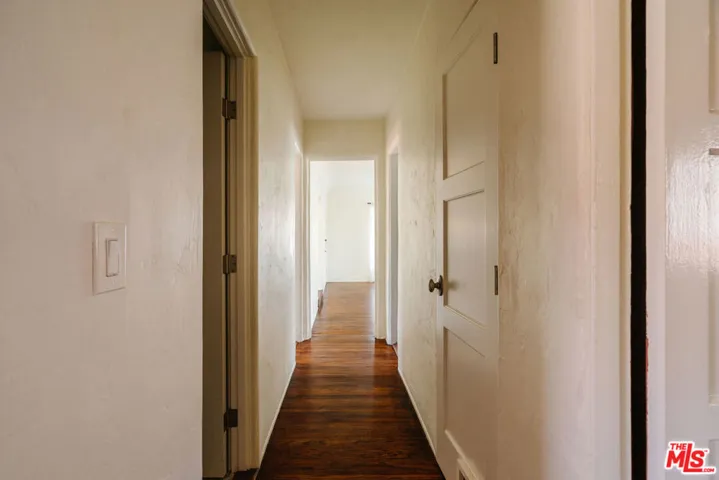 2735 Clyde Avenue, Los Angeles, California 90016