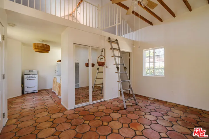 2735 Clyde Avenue, Los Angeles, California 90016