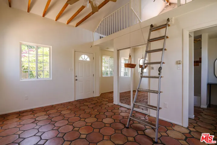2735 Clyde Avenue, Los Angeles, California 90016