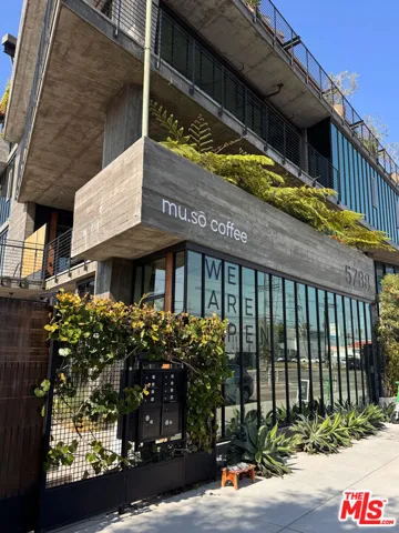 2735 Clyde Avenue, Los Angeles, California 90016