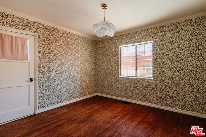 2735 Clyde Avenue, Los Angeles, California 90016