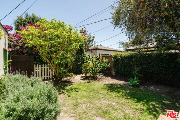2735 Clyde Avenue, Los Angeles, California 90016