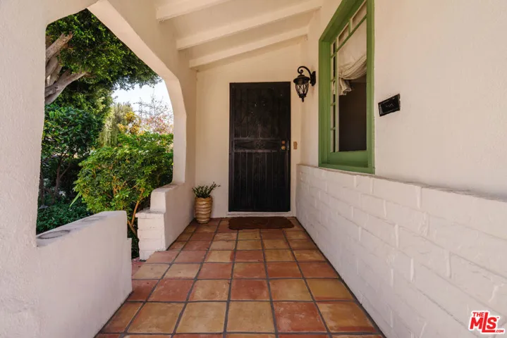 2735 Clyde Avenue, Los Angeles, California 90016