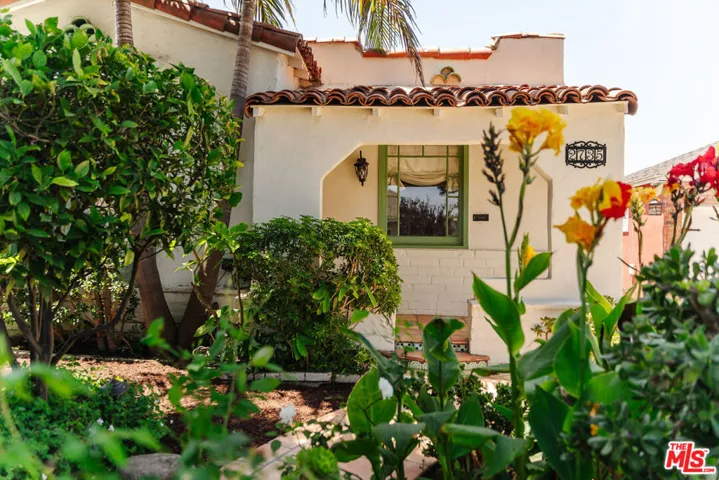 2735 Clyde Avenue, Los Angeles, California 90016