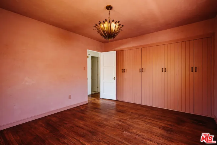2735 Clyde Avenue, Los Angeles, California 90016