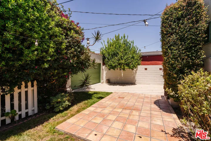 2735 Clyde Avenue, Los Angeles, California 90016