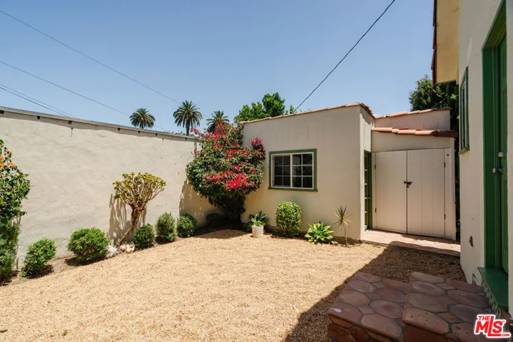 2735 Clyde Avenue, Los Angeles, California 90016