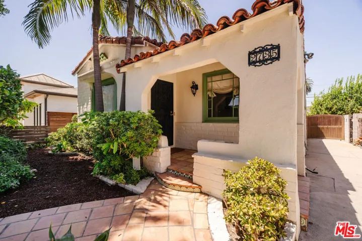 2735 Clyde Avenue, Los Angeles, California 90016