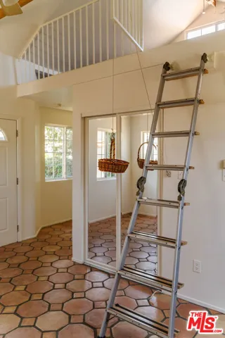 2735 Clyde Avenue, Los Angeles, California 90016