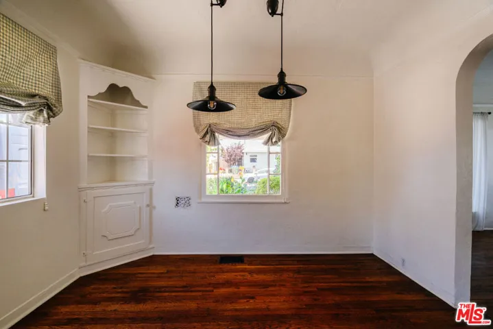 2735 Clyde Avenue, Los Angeles, California 90016