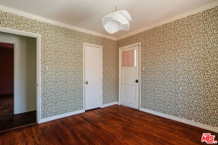2735 Clyde Avenue, Los Angeles, California 90016