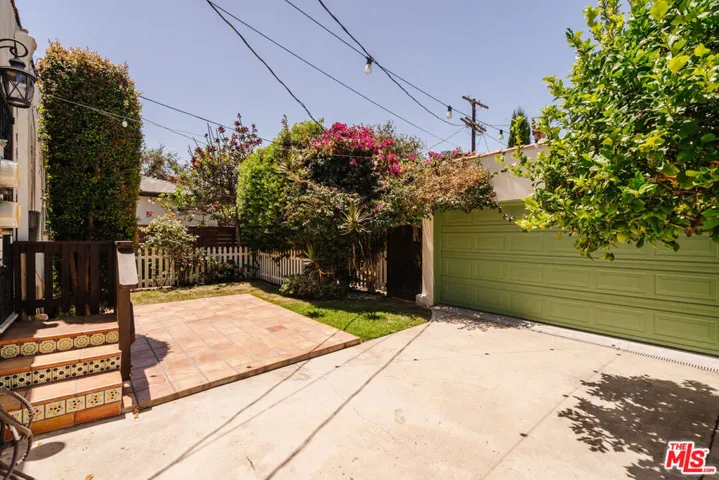 2735 Clyde Avenue, Los Angeles, California 90016