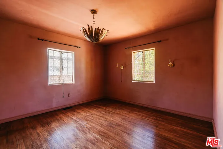 2735 Clyde Avenue, Los Angeles, California 90016