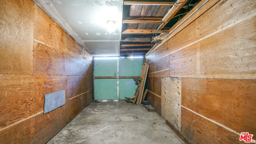 1111 W 47th Street, Los Angeles, California 90037