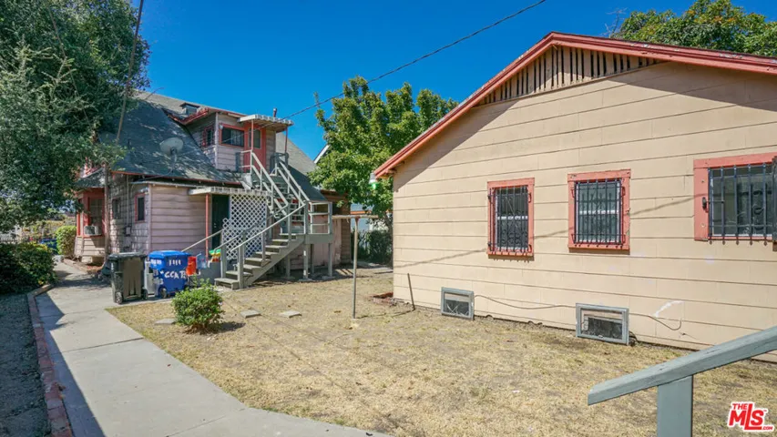 1111 W 47th Street, Los Angeles, California 90037