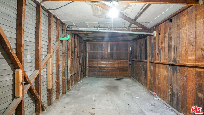 1111 W 47th Street, Los Angeles, California 90037