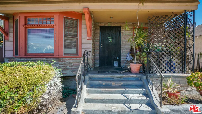 1111 W 47th Street, Los Angeles, California 90037