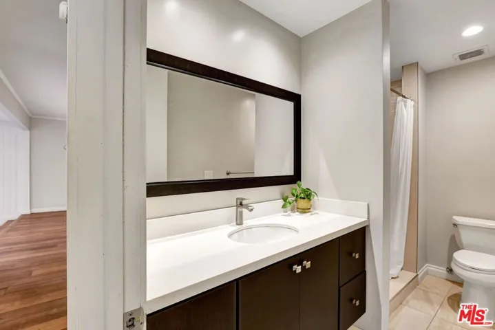 1260 S Beverly Glen Boulevard 304, Los Angeles, California 90024