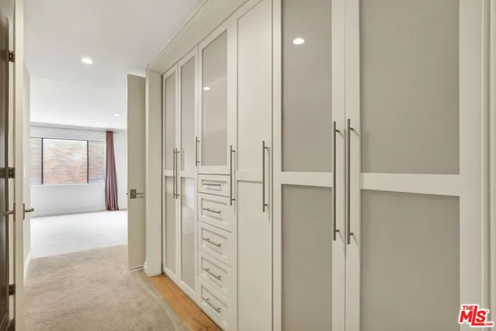 1260 S Beverly Glen Boulevard 304, Los Angeles, California 90024