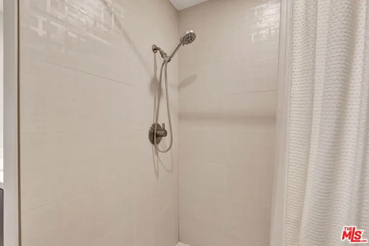 1260 S Beverly Glen Boulevard 304, Los Angeles, California 90024