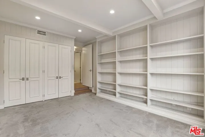 1260 S Beverly Glen Boulevard 304, Los Angeles, California 90024