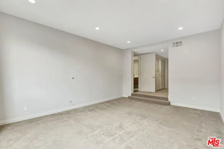 1260 S Beverly Glen Boulevard 304, Los Angeles, California 90024