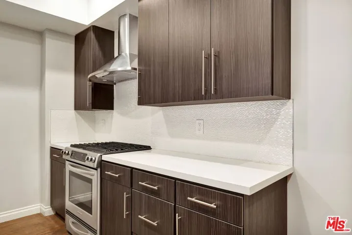 1260 S Beverly Glen Boulevard 304, Los Angeles, California 90024