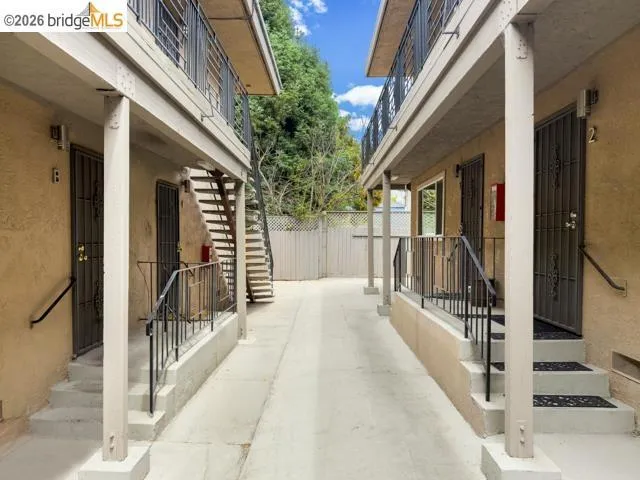 1533 Harmon St, Berkeley, California 94703