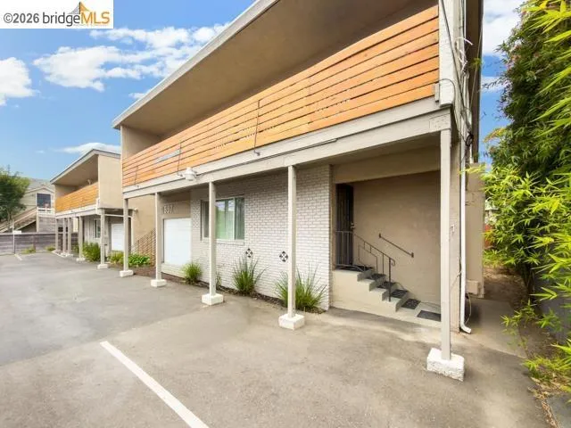 1533 Harmon St, Berkeley, California 94703