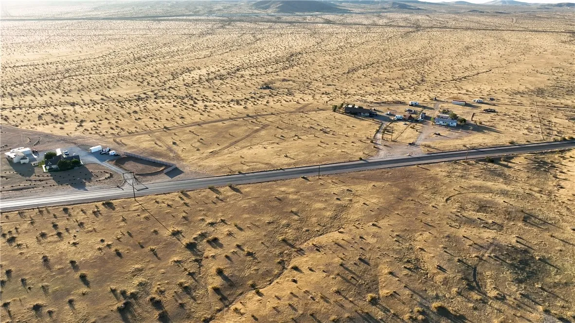 4 Stoddard Wells Road, Apple Valley, California 92307 — photo 5