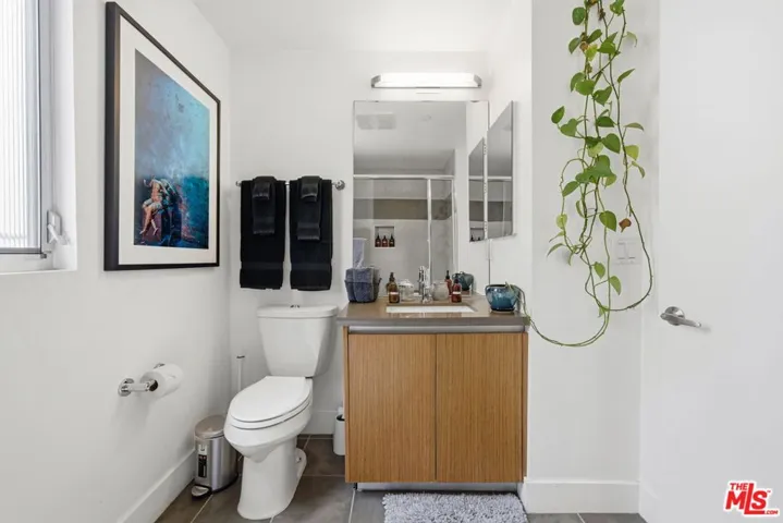 5911 Saturn Street, Los Angeles, California 90035