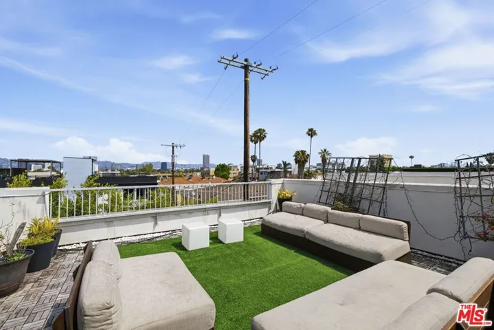 5911 Saturn Street, Los Angeles, California 90035