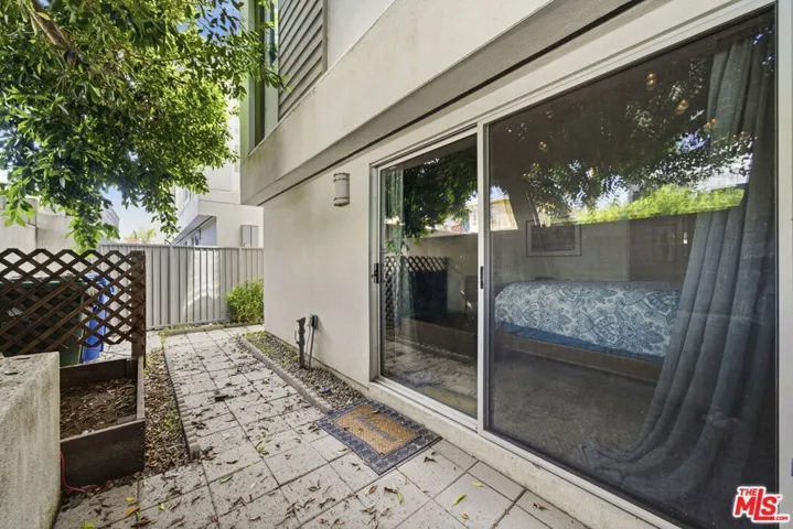 5911 Saturn Street, Los Angeles, California 90035