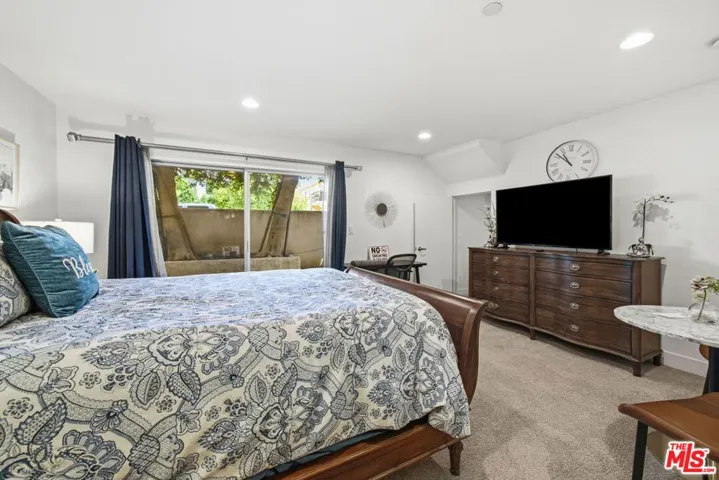 5911 Saturn Street, Los Angeles, California 90035