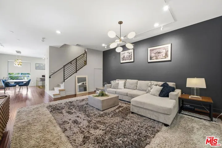 5911 Saturn Street, Los Angeles, California 90035
